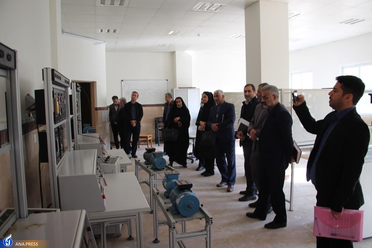 دانشگاه آزاد اسلامی نور پیشرو در آموزش مهارتمحور دانشگاه آزاد اسلامی نور پیشرو در آموزش مهارتمحور