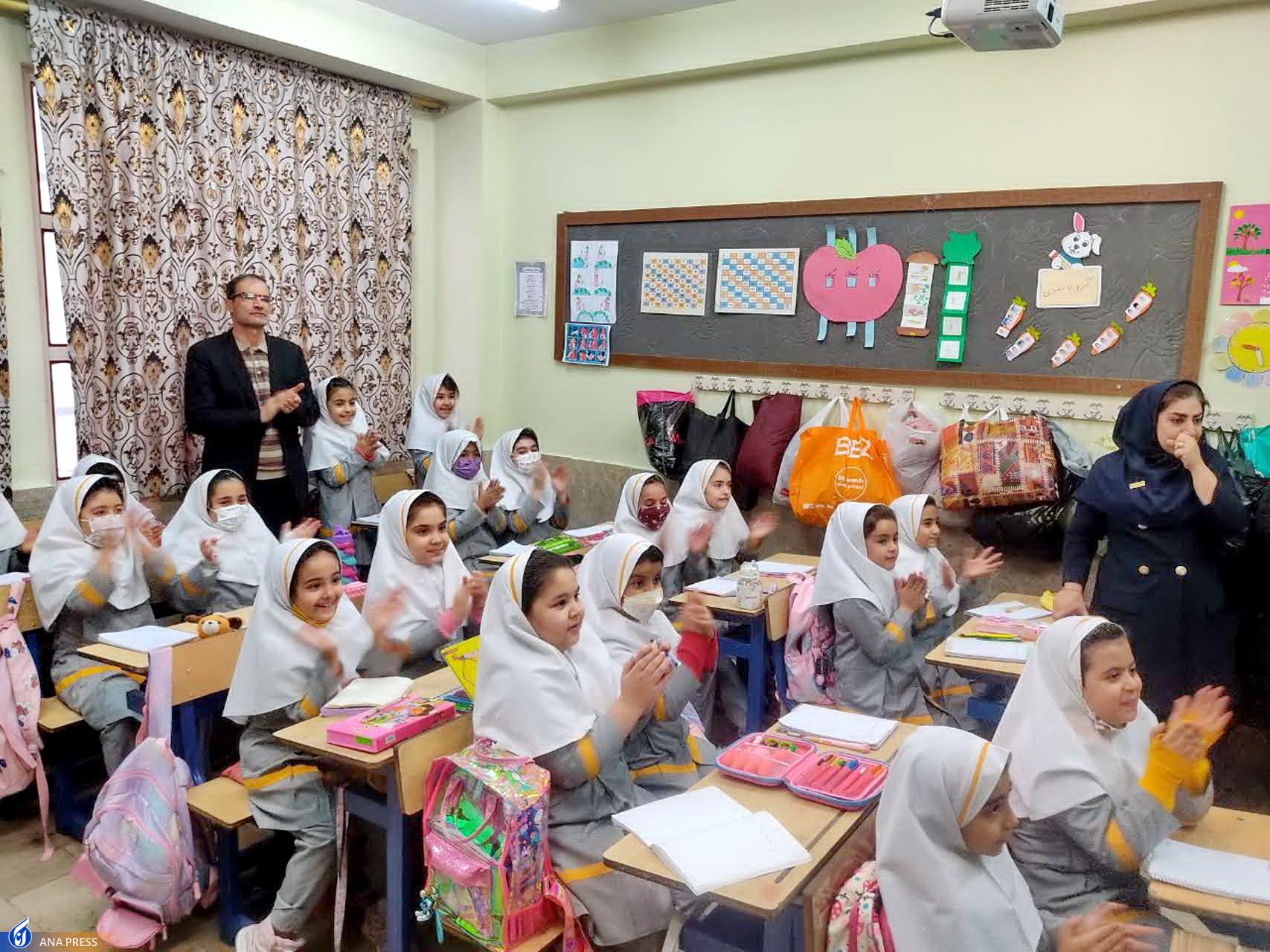 کادوی تولد دانشآموز سما کلیددار آزادی دو زندانی شد کادوی تولد دانشآموز سما کلیددار آزادی دو زندانی شد