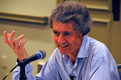 متن مصحف مشهد رضوی با شکل متعارف از قرآن انطباق دارد متن مصحف مشهد رضوی با شکل متعارف از قرآن انطباق دارد