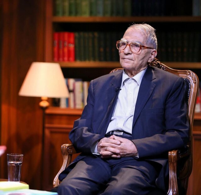 پیکر کریم مجتهدی تشییع و به خانه ابدی بدرقه شد پیکر کریم مجتهدی تشییع و به خانه ابدی بدرقه شد