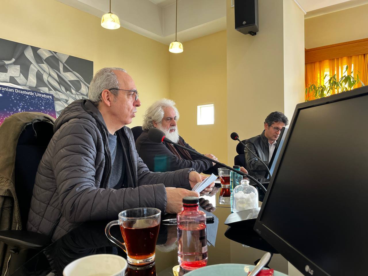 جزئیات جایزه انتخاب آثار برتر ادبیات نمایشی تشریح شد/گلایههای محمد رحمانیان از مدیران دولتی و سالندارها جزئیات جایزه انتخاب آثار برتر ادبیات نمایشی تشریح شد/گلایههای محمد رحمانیان از مدیران دولتی و سالندارها