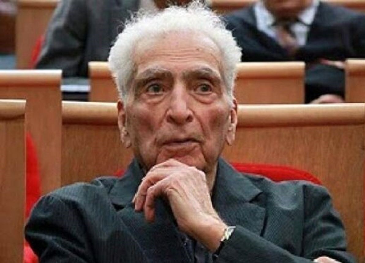 اسلامی ندوشن از نگاه هم‌مسلکان با نگاه بر کنایه استاد به تندیس آزادی فرانسه/ زیر طاق آسمانش جفت نتوان یافتن