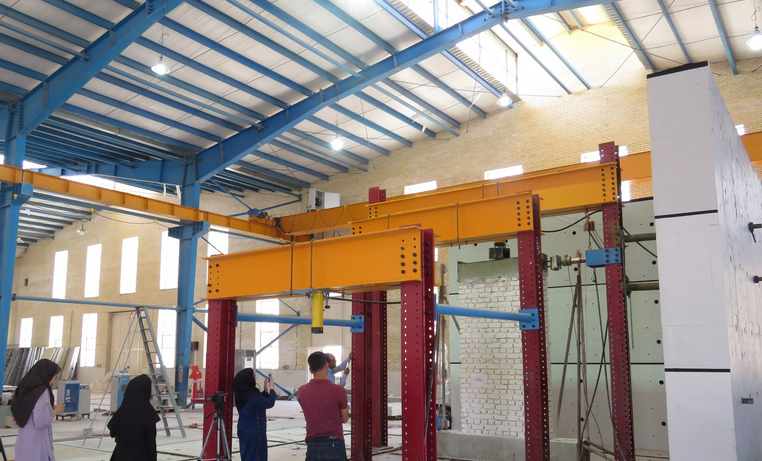 ظرفیت باربری جَک سقفی در سازه CFT به 500 تُن رسید/ گشایش فاز سوم مرکز تحقیقات زلزله و سازه واحد تفت در دهه فجر ظرفیت باربری جَک سقفی در سازه CFT به 500 تُن رسید/ گشایش فاز سوم مرکز تحقیقات زلزله و سازه واحد تفت در دهه فجر