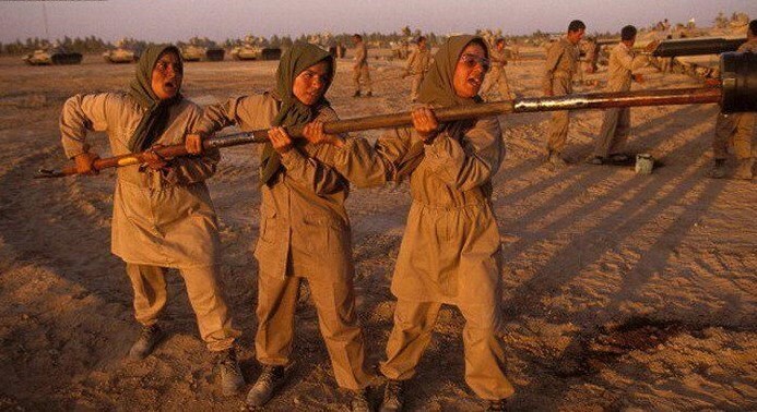 گرا به دشمن برای بمباران مناطق مسکونی! گرا به دشمن برای بمباران مناطق مسکونی!