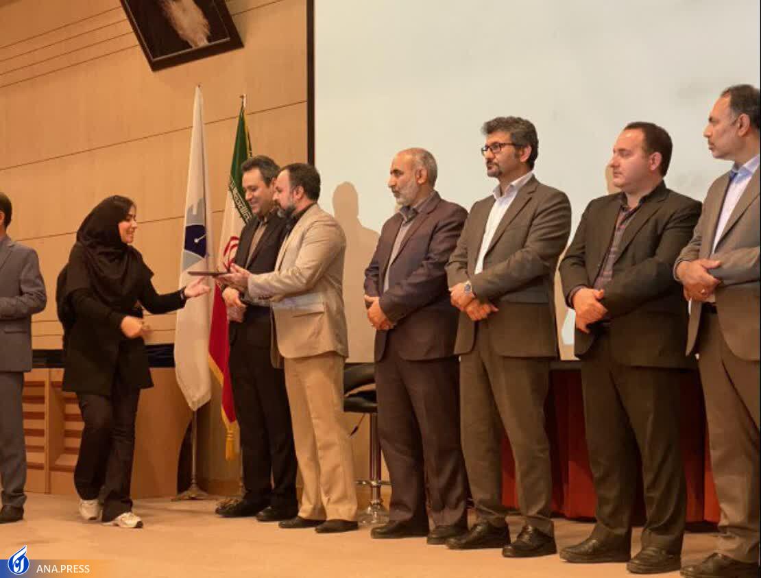 استادان برای حل مشکلات صنایع باید در واحدهای صنعتی مستقر شوند