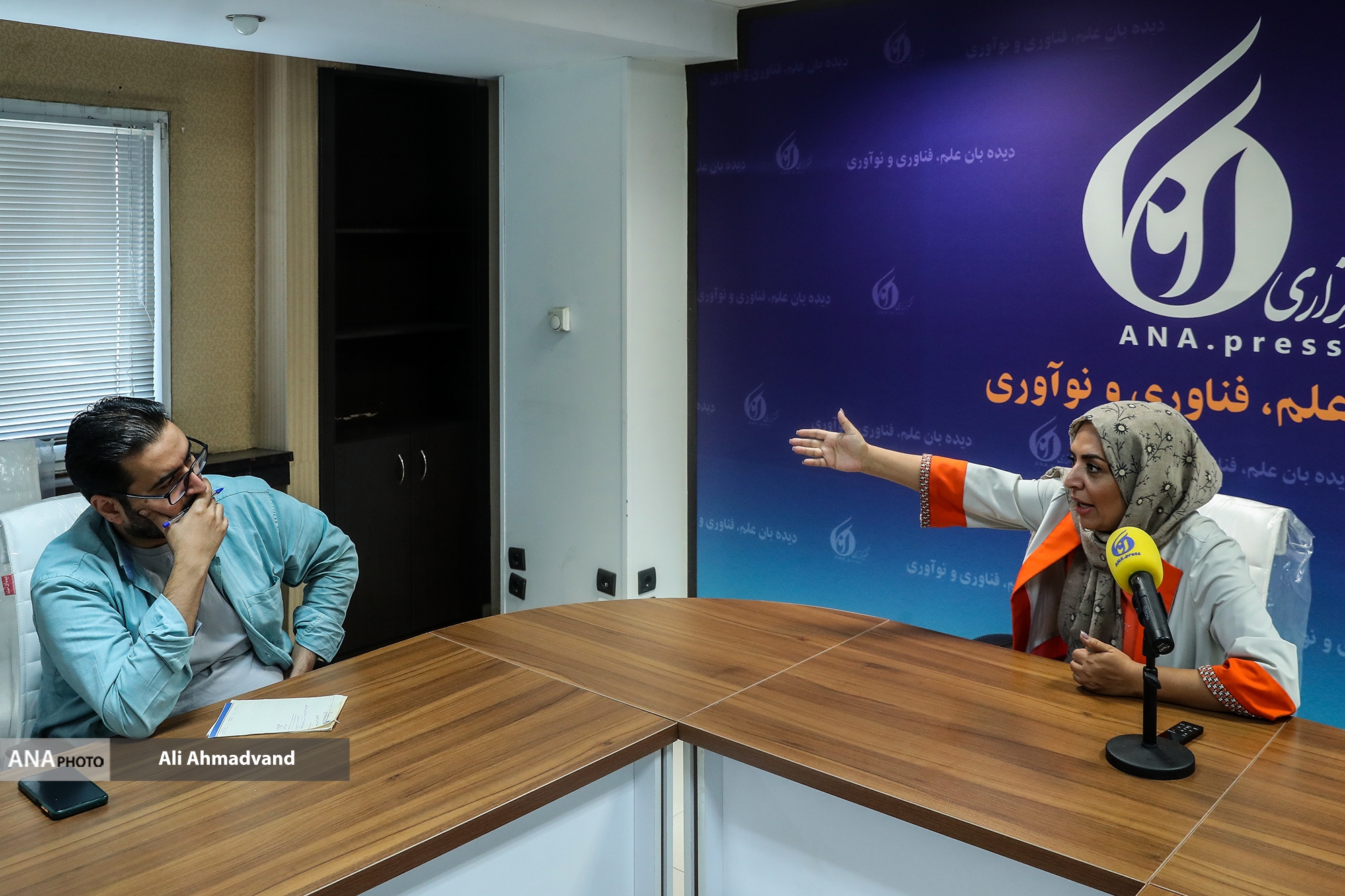 ساناز سماواتی: تهیهکنندگان سریالها باید از کارمندان تلویزیون باشند/ ماجرای ناهار خانم بازیگر با رضا عطاران! ساناز سماواتی: تهیهکنندگان سریالها باید از کارمندان تلویزیون باشند/ ماجرای ناهار خانم بازیگر با رضا عطاران!