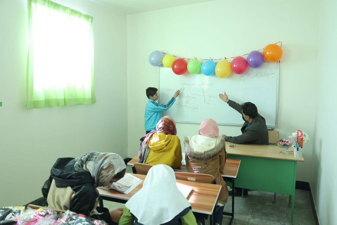 ۹ دانش‌آموز روستای «کوله مرز» در لرستان صاحب مدرسه شدند + عکس و فیلم