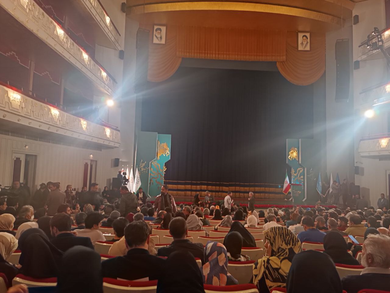 چهل و دومین جشنواره بین‌المللی فیلم فجر آغاز شد