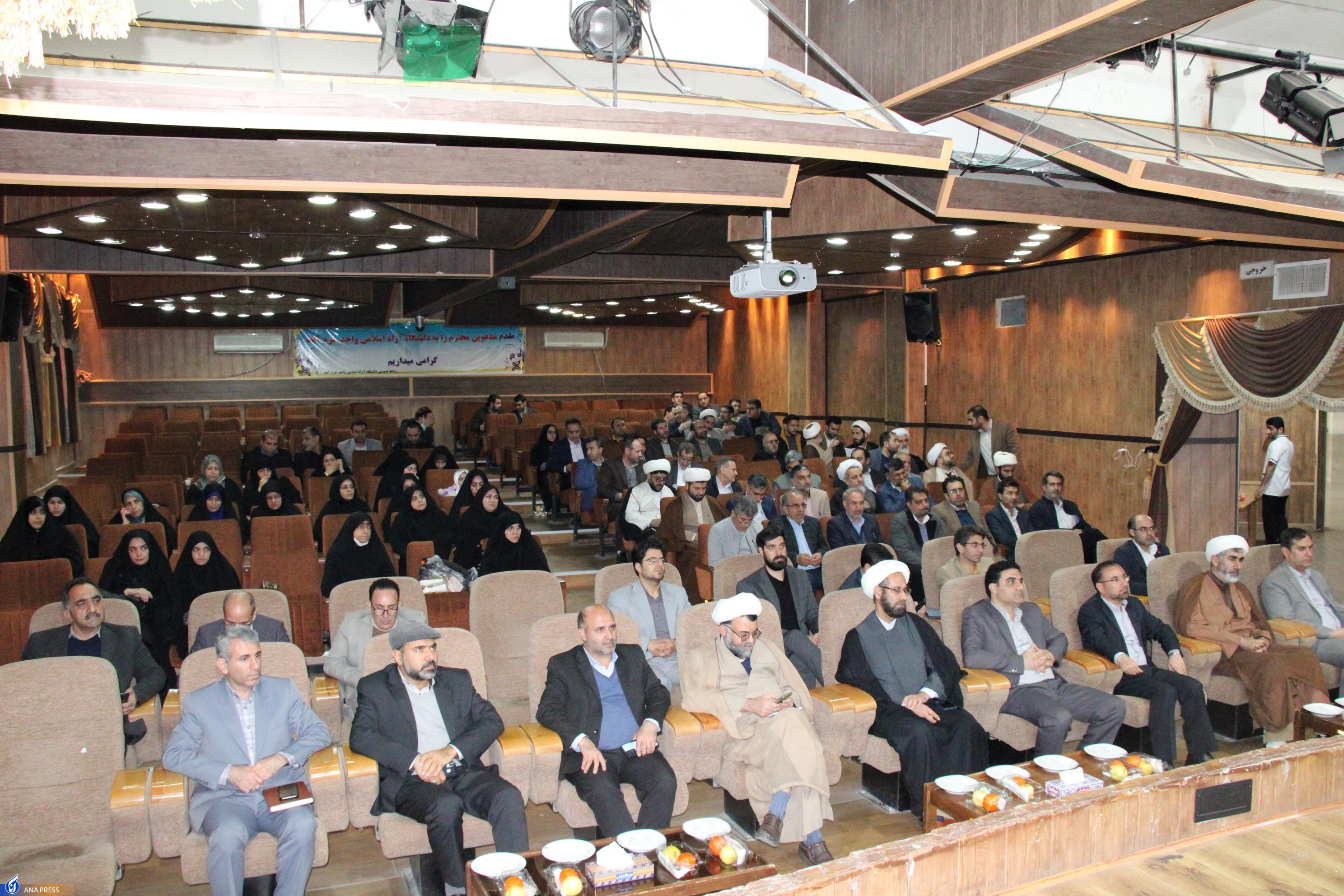 مباحث سیاسی، جهانی و پویایی در تمدن‌سازی اسلامی نقش دارند