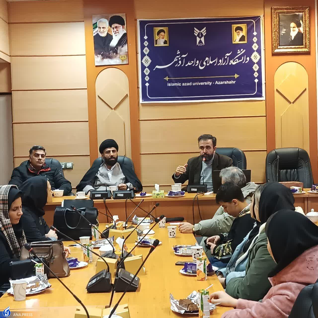 برپایی نمایشگاه و بازارچه صنایع خلاق در دانشگاه آزاد اسلامی واحد مرودشت برپایی نمایشگاه و بازارچه صنایع خلاق در دانشگاه آزاد اسلامی واحد مرودشت