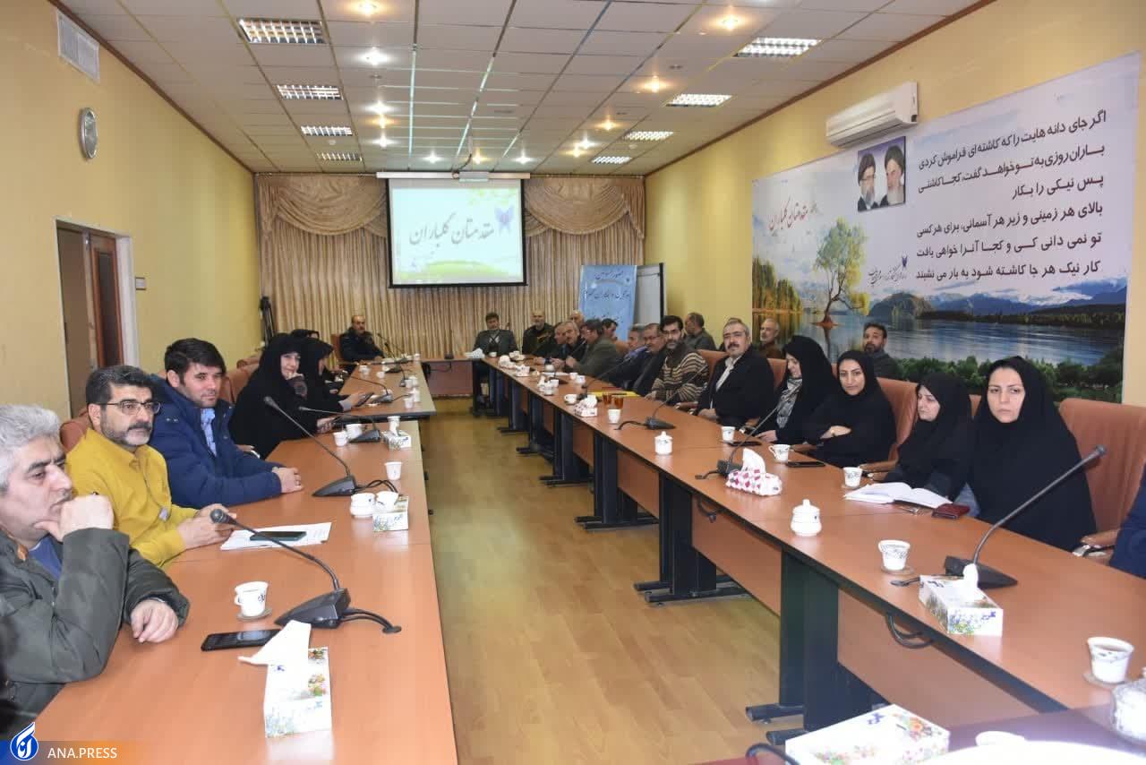 عطر دهه فجر در واحدهای دانشگاهی با طعم «انتخابات» پیچید/ برپایی بازارچه صنایع خلّاق عطر دهه فجر در واحدهای دانشگاهی با طعم «انتخابات» پیچید/ برپایی بازارچه صنایع خلّاق