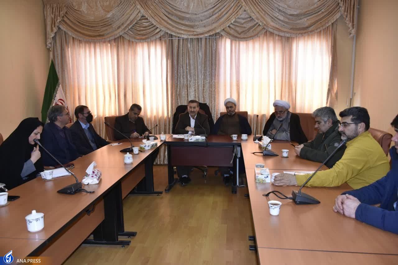 عطر دهه فجر در واحدهای دانشگاهی با طعم «انتخابات» پیچید/ برپایی بازارچه صنایع خلّاق عطر دهه فجر در واحدهای دانشگاهی با طعم «انتخابات» پیچید/ برپایی بازارچه صنایع خلّاق