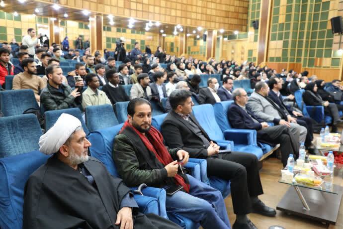 دانشگاه آزاد اسلامی قابل مقایسه با هیچ دانشگاهی در جهان نیست دانشگاه آزاد اسلامی قابل مقایسه با هیچ دانشگاهی در جهان نیست