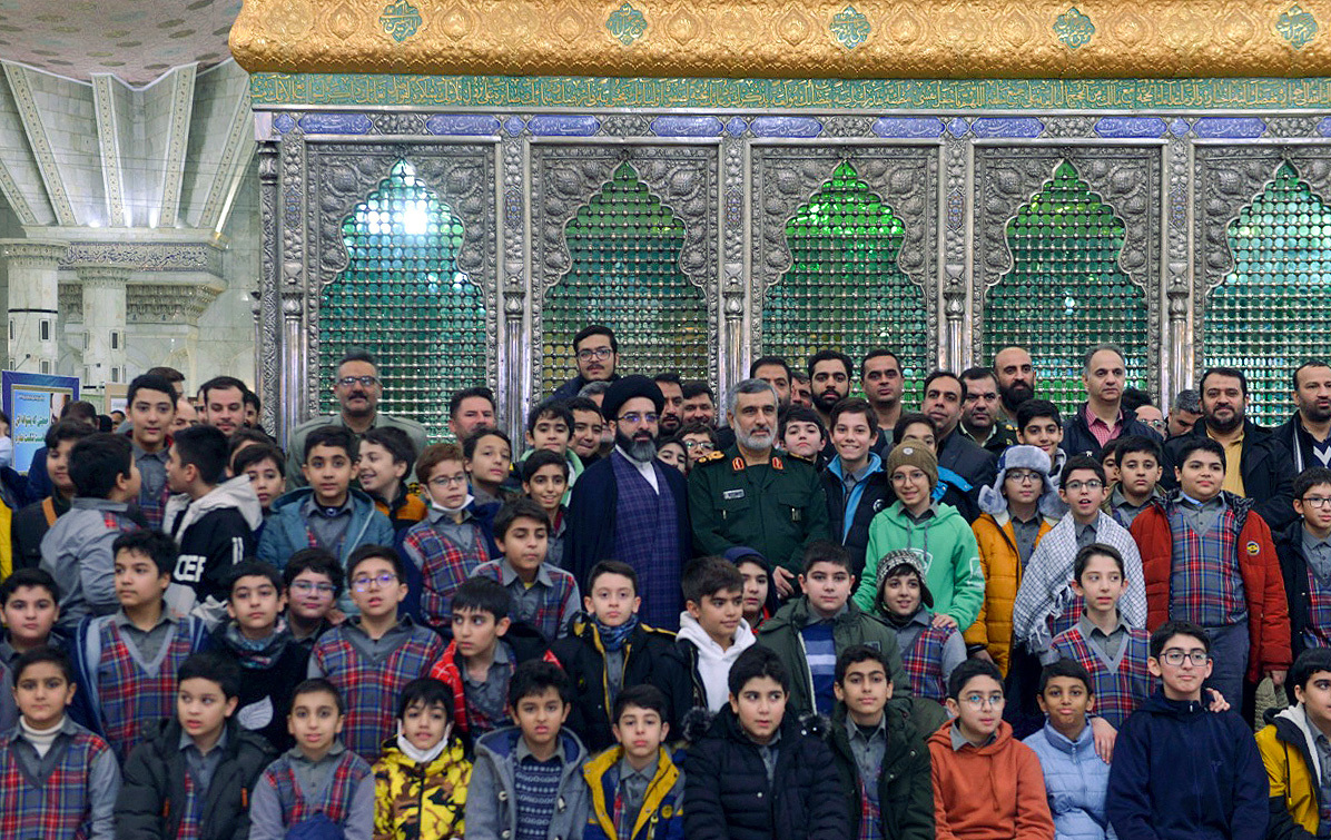 تجدید بیعت فرمانده هوافضای سپاه با آرمانهای امام تجدید بیعت فرمانده هوافضای سپاه با آرمانهای امام