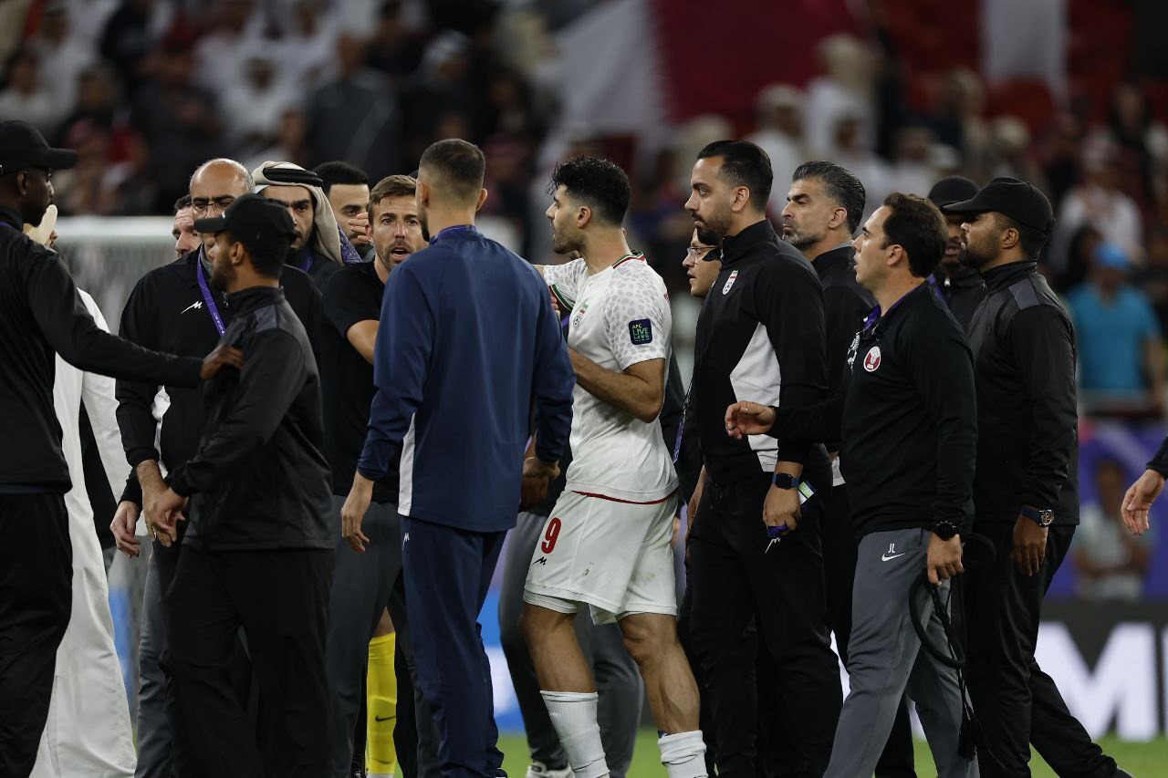 تصاویری از واکنش بازیکنان تیم ملی بعد از ناکامی در صعود به فینال جام ملتها تصاویری از واکنش بازیکنان تیم ملی بعد از ناکامی در صعود به فینال جام ملتها