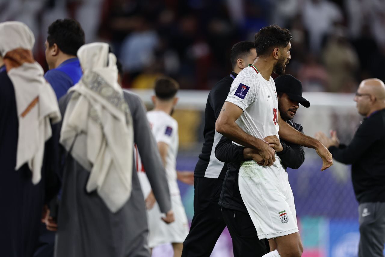 تصاویری از واکنش بازیکنان تیم ملی بعد از ناکامی در صعود به فینال جام ملتها تصاویری از واکنش بازیکنان تیم ملی بعد از ناکامی در صعود به فینال جام ملتها