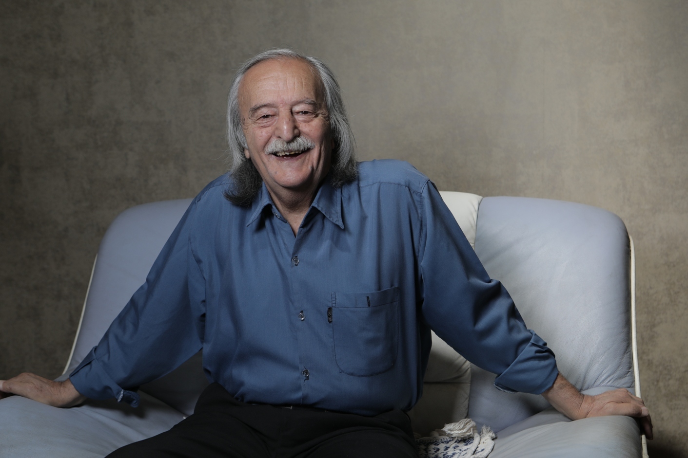 تلاش یک مستندساز برای احیای هنری در حال انقراض/ خواسته «آمیرزا» از هنرمند سایه‌باز چه بود؟//////