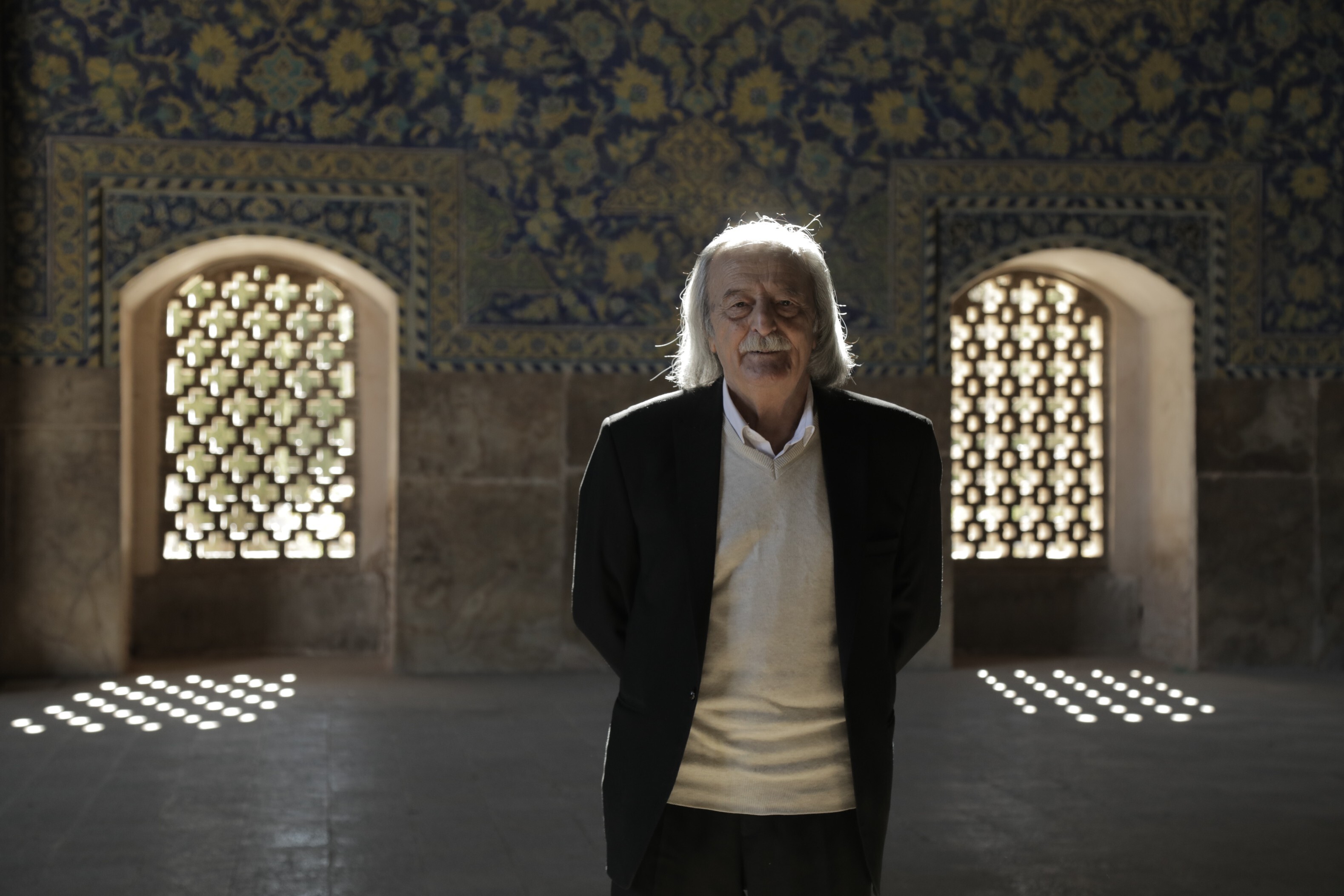 تلاش یک مستندساز برای احیای هنری در حال انقراض/ خواسته «آمیرزا» از هنرمند سایه‌باز چه بود؟//////