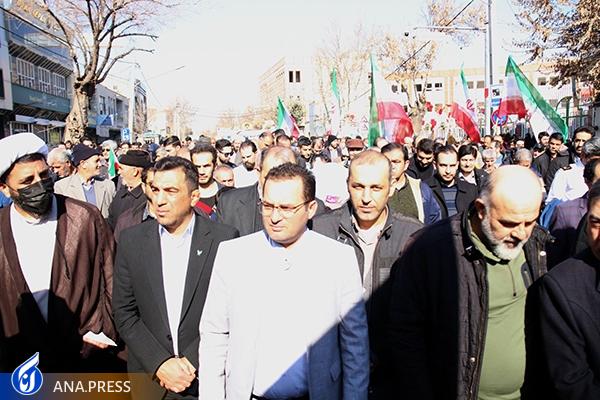 روایت خبرنگاران آنا از حماسه‌‌ حضور دانشگاهیان در راهپیمایی ۲۲ بهمن/ طنین «مرگ بر آمریکا» توسط دانشجویان + فیلم و عکس