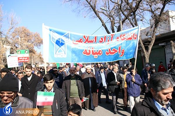 روایت خبرنگاران آنا از حماسه‌‌ حضور دانشگاهیان در راهپیمایی ۲۲ بهمن/ طنین «مرگ بر آمریکا» توسط دانشجویان + فیلم و عکس