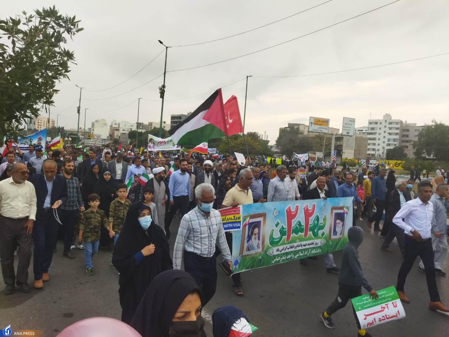 روایت خبرنگاران آنا از حماسه‌‌ حضور دانشگاهیان در راهپیمایی ۲۲ بهمن/ طنین «مرگ بر آمریکا» توسط دانشجویان + فیلم و عکس