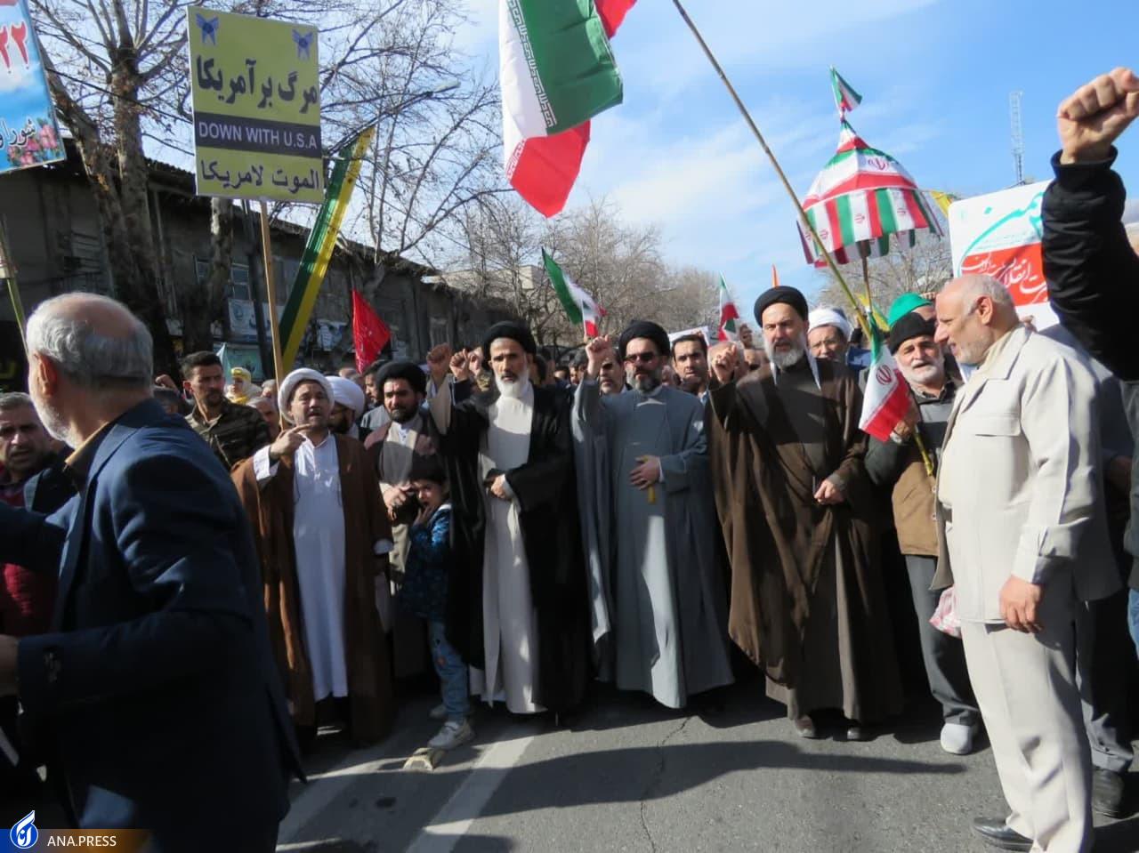 عهد پایدار دانشگاهیان در بهمن تماشاییِ ۱۴۰۲/ حماسه دانشجویان دیدنی شد + فیلم و عکس