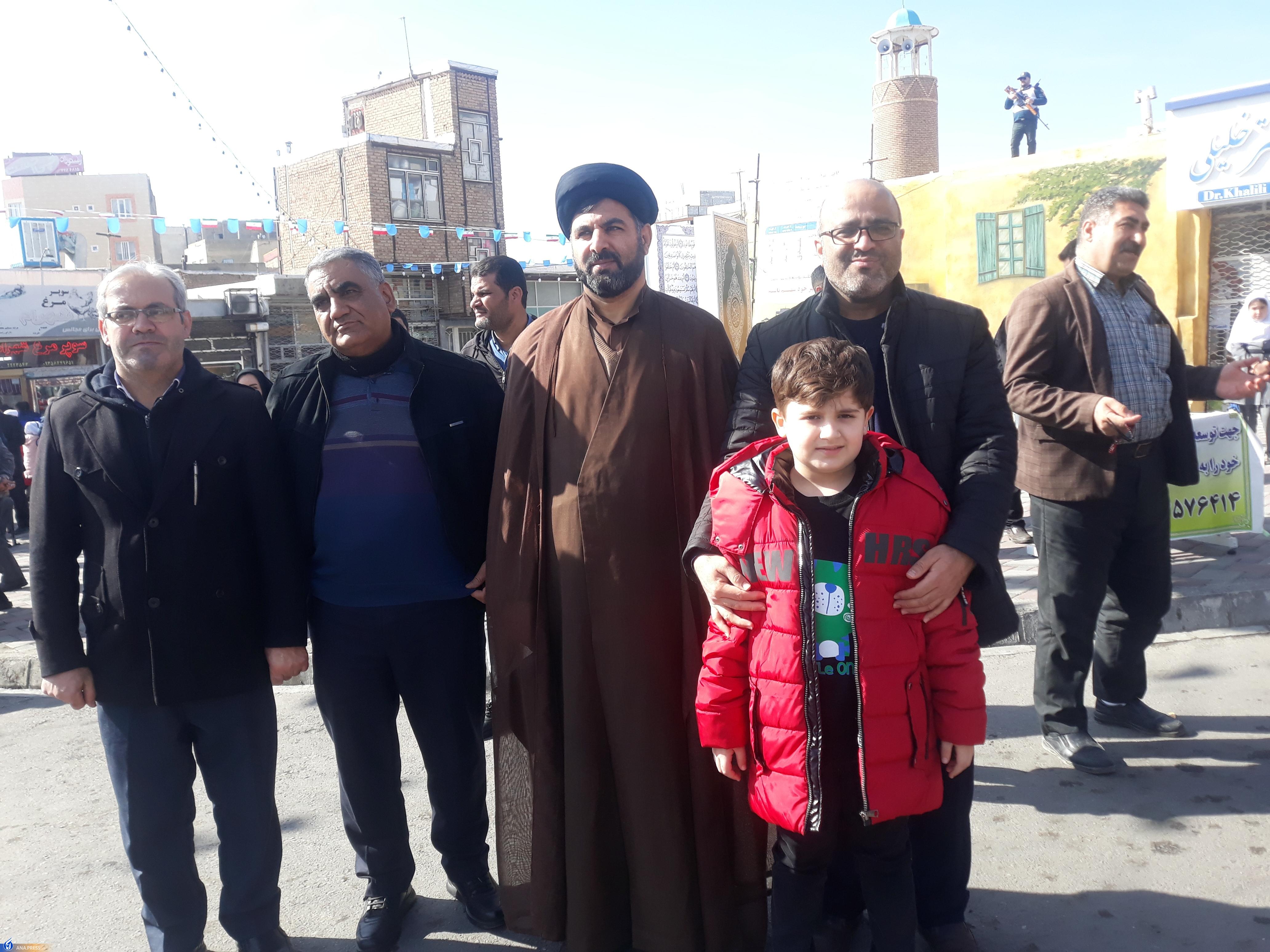 عهد پایدار دانشگاهیان در بهمن تماشاییِ ۱۴۰۲/ حماسه دانشجویان دیدنی شد + فیلم و عکس