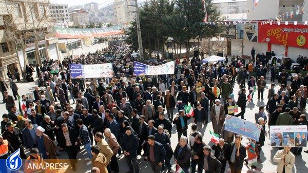 عهد پایدار دانشگاهیان در بهمن تماشاییِ ۱۴۰۲/ حماسه دانشجویان دیدنی شد + فیلم و عکس