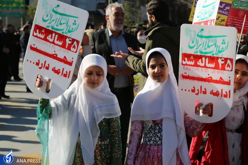 عهد پایدار دانشگاهیان در بهمن تماشاییِ ۱۴۰۲/ حماسه دانشجویان دیدنی شد + فیلم و عکس