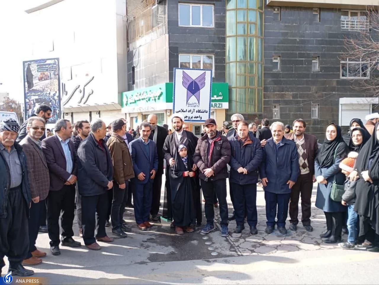 عهد پایدار دانشگاهیان در بهمن تماشاییِ ۱۴۰۲/ حماسه دانشجویان دیدنی شد + فیلم و عکس