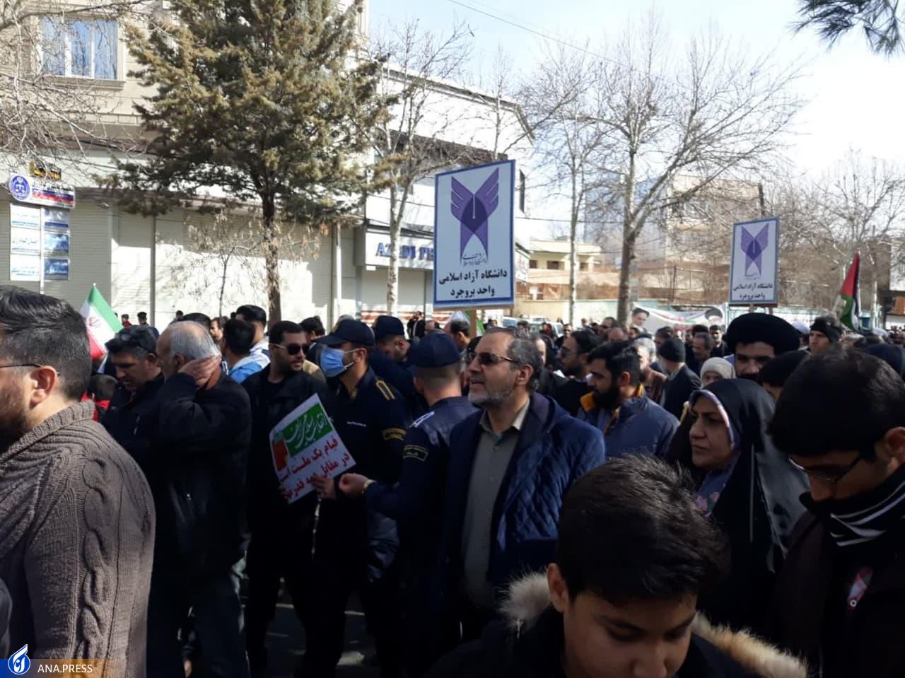 عهد پایدار دانشگاهیان در بهمن تماشاییِ ۱۴۰۲/ حماسه دانشجویان دیدنی شد + فیلم و عکس