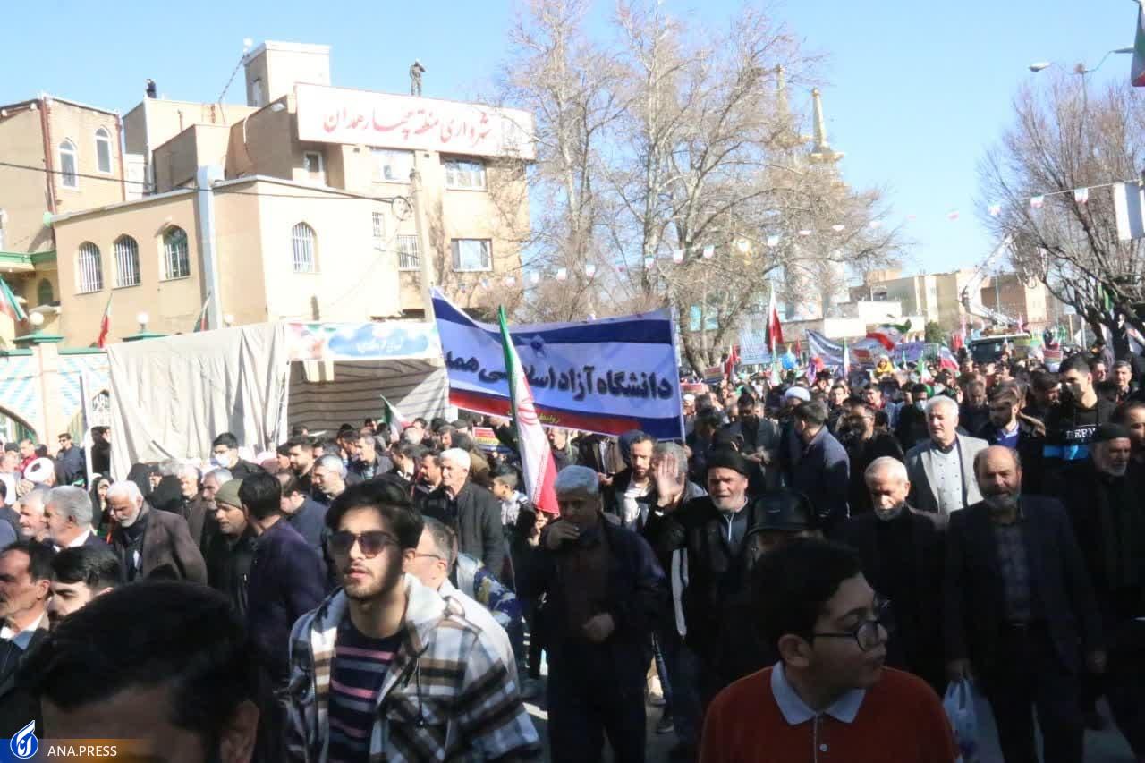 عهد پایدار دانشگاهیان در بهمن تماشاییِ ۱۴۰۲/ حماسه دانشجویان دیدنی شد + فیلم و عکس