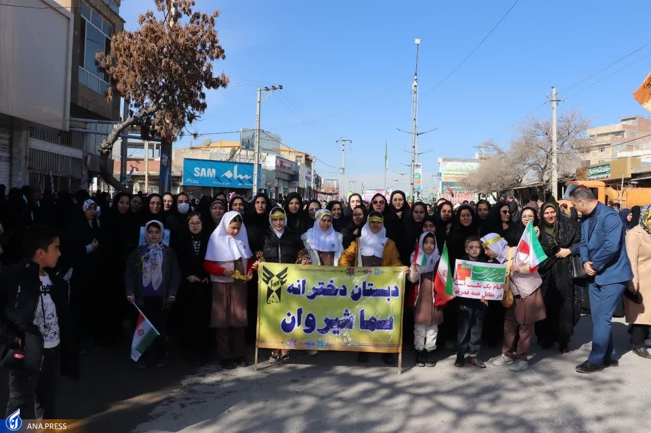 عهد پایدار دانشگاهیان در بهمن تماشاییِ ۱۴۰۲/ حماسه دانشجویان دیدنی شد + فیلم و عکس