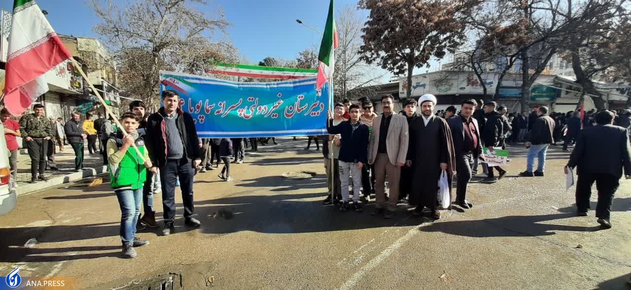 عهد پایدار دانشگاهیان در بهمن تماشاییِ ۱۴۰۲/ حماسه دانشجویان دیدنی شد + فیلم و عکس