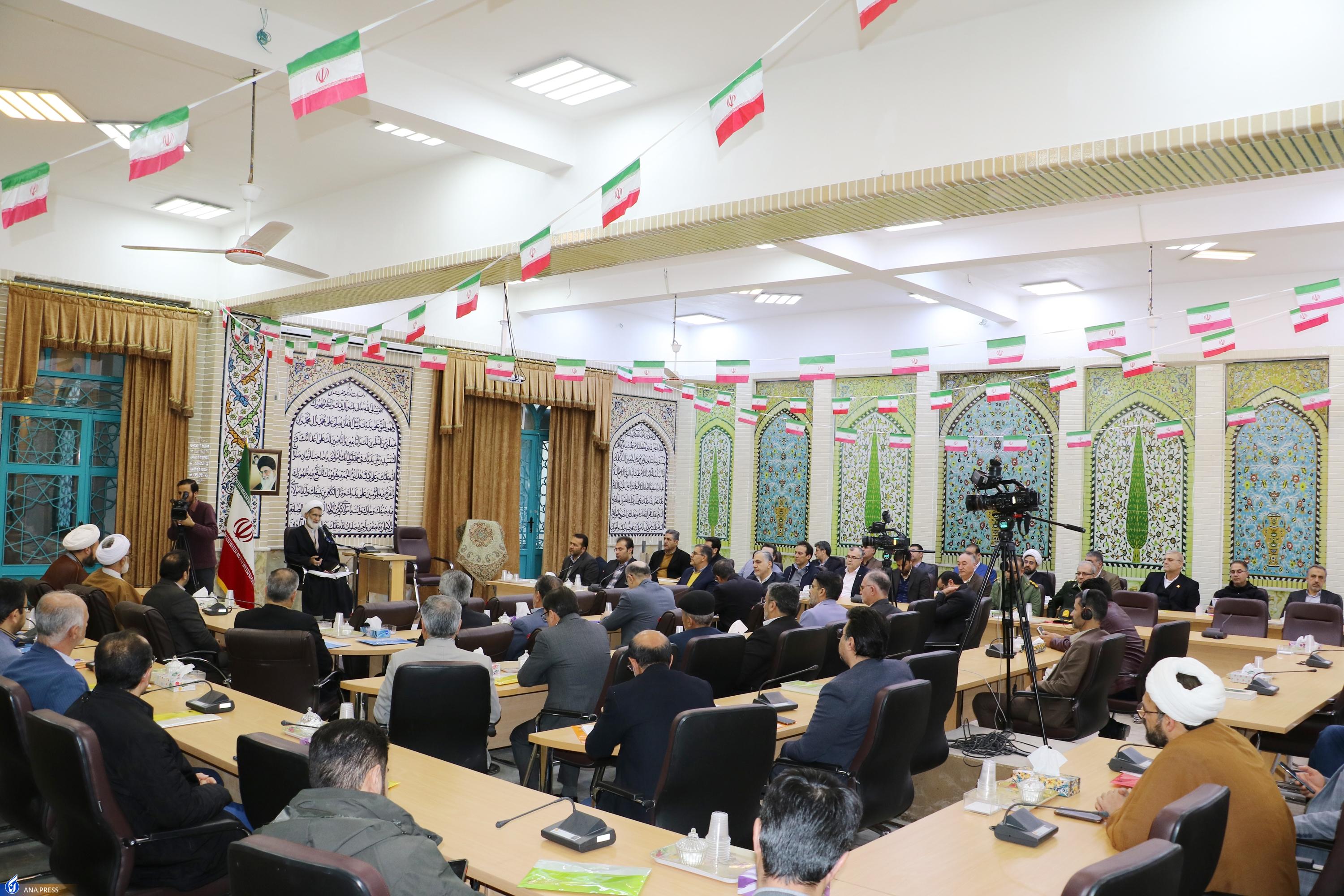 پیوند «دانشگاه و جامعه» در مقطع فعلی از ضروریات است پیوند «دانشگاه و جامعه» در مقطع فعلی از ضروریات است