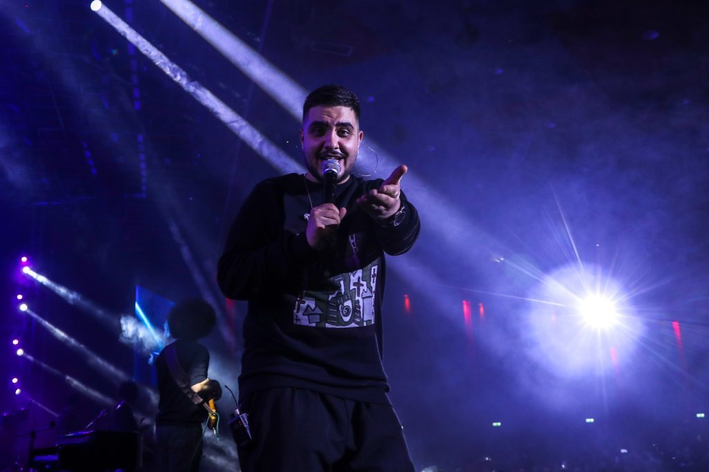 وقتی مردم محکوم به شادی میشوند/سکوتی که به احترام مقام مادر ادا شد وقتی مردم محکوم به شادی میشوند/سکوتی که به احترام مقام مادر ادا شد