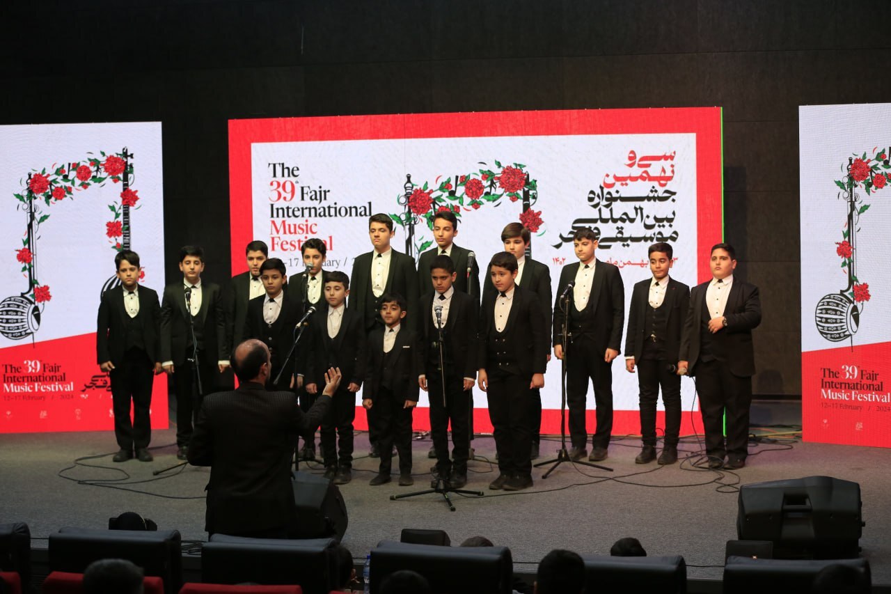 سرود و خاطره‌سازی دهه نودی‌ها در جشنواره موسیقی فجر/اجرای سرود «انتقام سخت» به سه زبان 