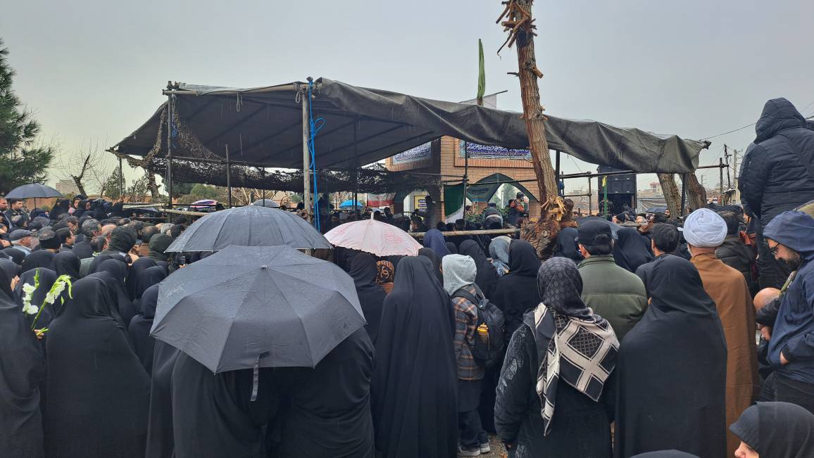 پیکر شهید مدافع حرم «حسین محمدی» در گلزار شهدای یافت آباد آرمید پیکر شهید مدافع حرم «حسین محمدی» در گلزار شهدای یافت آباد آرمید