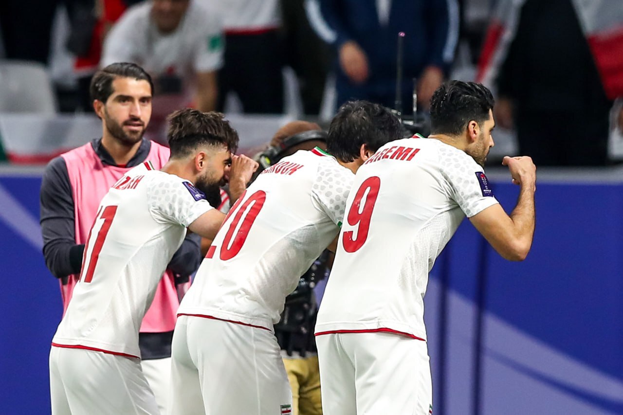 پاسخ محکم بازیکنان تیم ملی به کری خوانی اماراتی ها+تصاویر پاسخ محکم بازیکنان تیم ملی به کری خوانی اماراتی ها+تصاویر