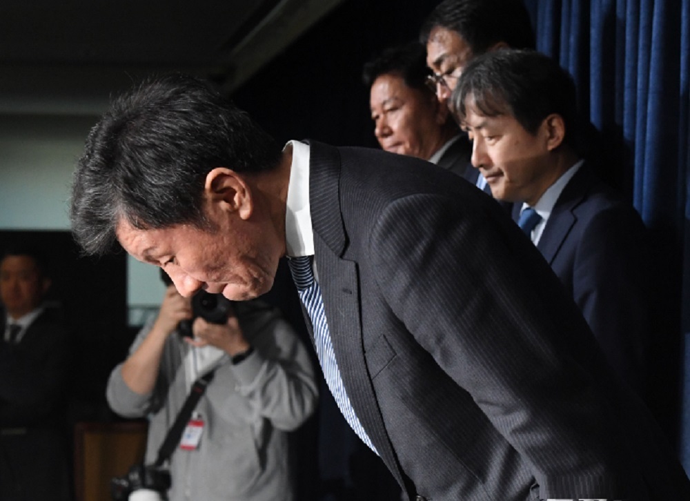 از پرتاب شکلات تا ارسال تاج گل عزا و تحلیل مادربزرگ فوتبالی؛ هواداران کره‌جنوبی چه نقشی در برکناری کلینزمان ایفا کردند؟