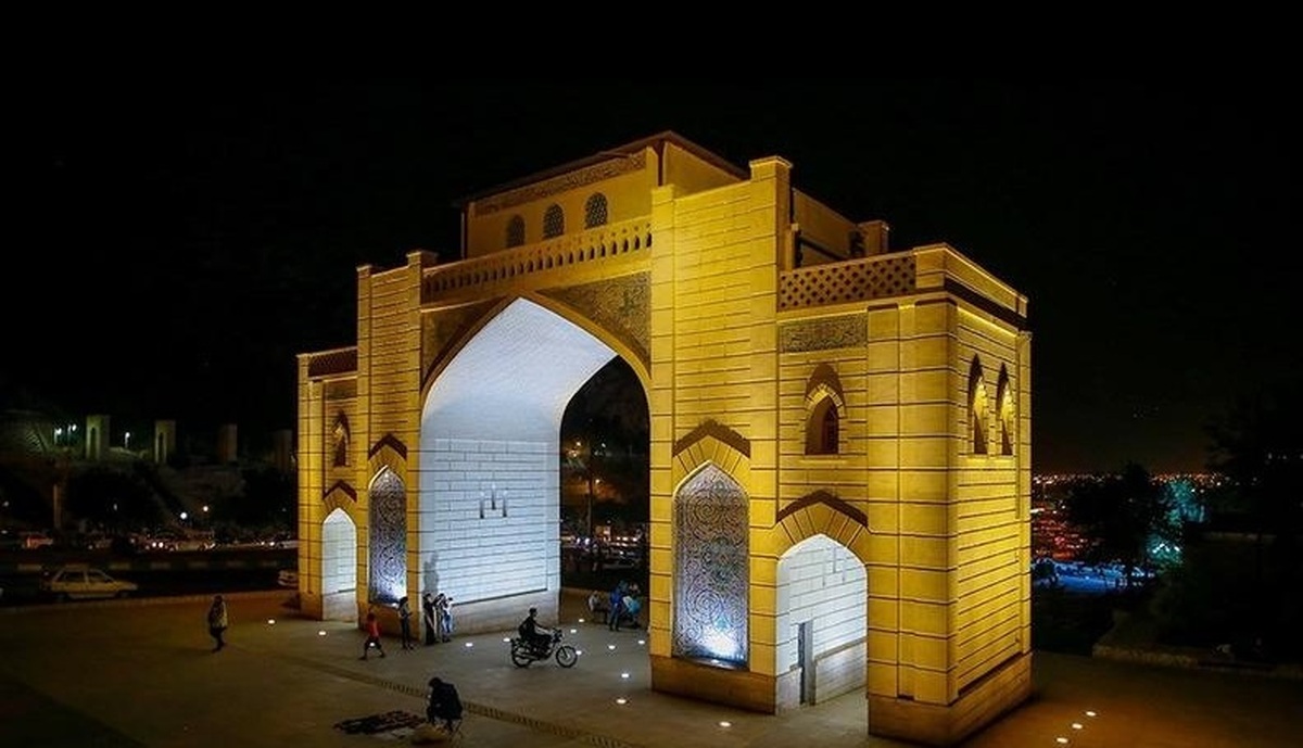 اسناد مالکیت حرم علی ابن حمزه (ع)، دروازه قرآن و مسجد جامع عتیق شیراز صادر شد