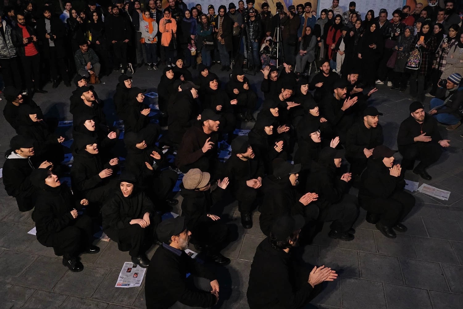 مصائب نمایش خیابانی ۵۰ دقیقهای با ۵۰ دانشجو مصائب نمایش خیابانی ۵۰ دقیقهای با ۵۰ دانشجو