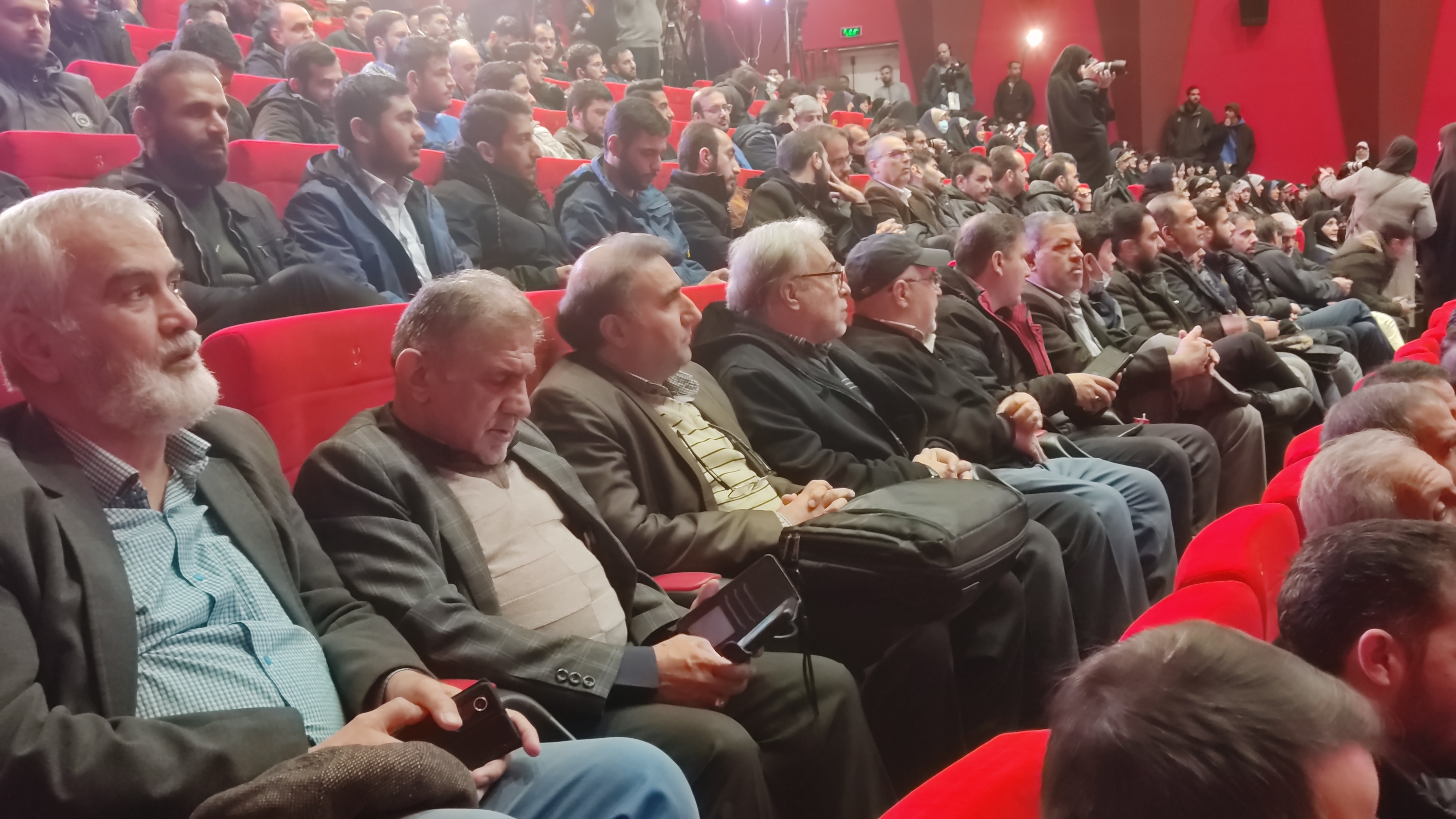 تهران و تهرانی ها در دفاع مقدس درخشیدند تهران و تهرانی ها در دفاع مقدس درخشیدند