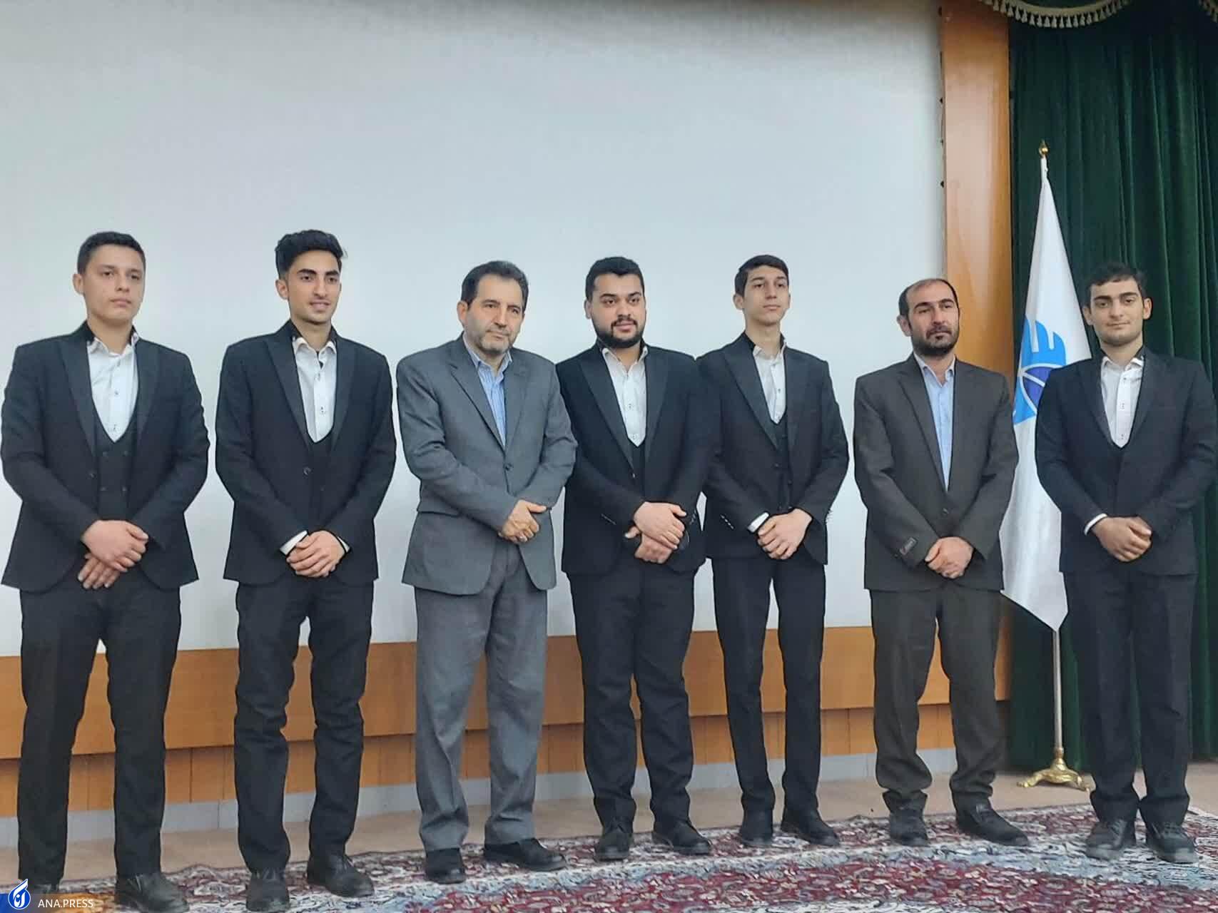 جشنواره شعر علوی در مازندران با ۵ اثر برگزیده به کار خود پایان داد جشنواره شعر علوی در مازندران با ۵ اثر برگزیده به کار خود پایان داد