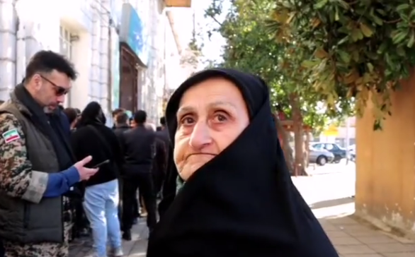 مخابره پیام اقتدار ملت ایران به دنیا در همین ساعات ابتدایی/ شعب اخذ رأی در استان‌ها مملو از جمعیت است