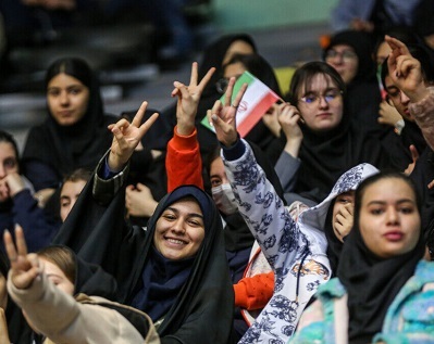 مخابره پیام اقتدار ملت ایران به دنیا/ شعب اخذ رأی در استان‌ها مملو از جمعیت است