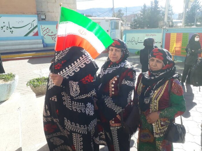 مخابره پیام اقتدار ملت ایران به دنیا/ شعب اخذ رأی در استان‌ها مملو از جمعیت است