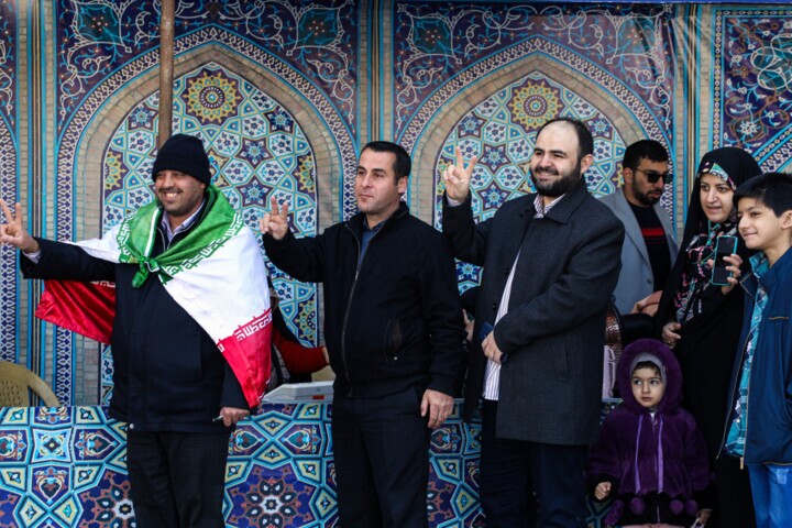 مخابره پیام اقتدار ملت ایران به دنیا/ شعب اخذ رأی در استان‌ها مملو از جمعیت است