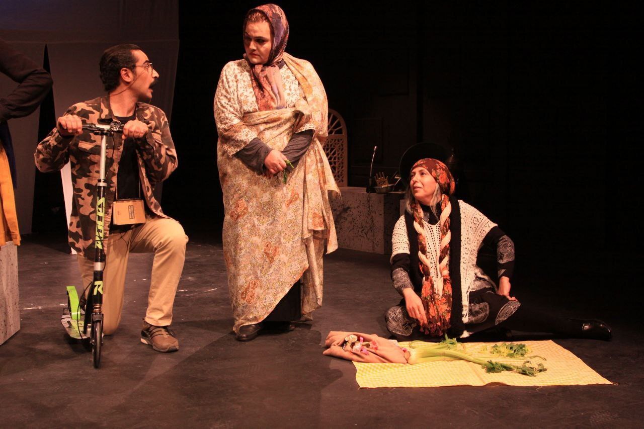 حکایت آدمهای معمولی یک محلهی قدیمی در دهه شصت حکایت آدمهای معمولی یک محلهی قدیمی در دهه شصت