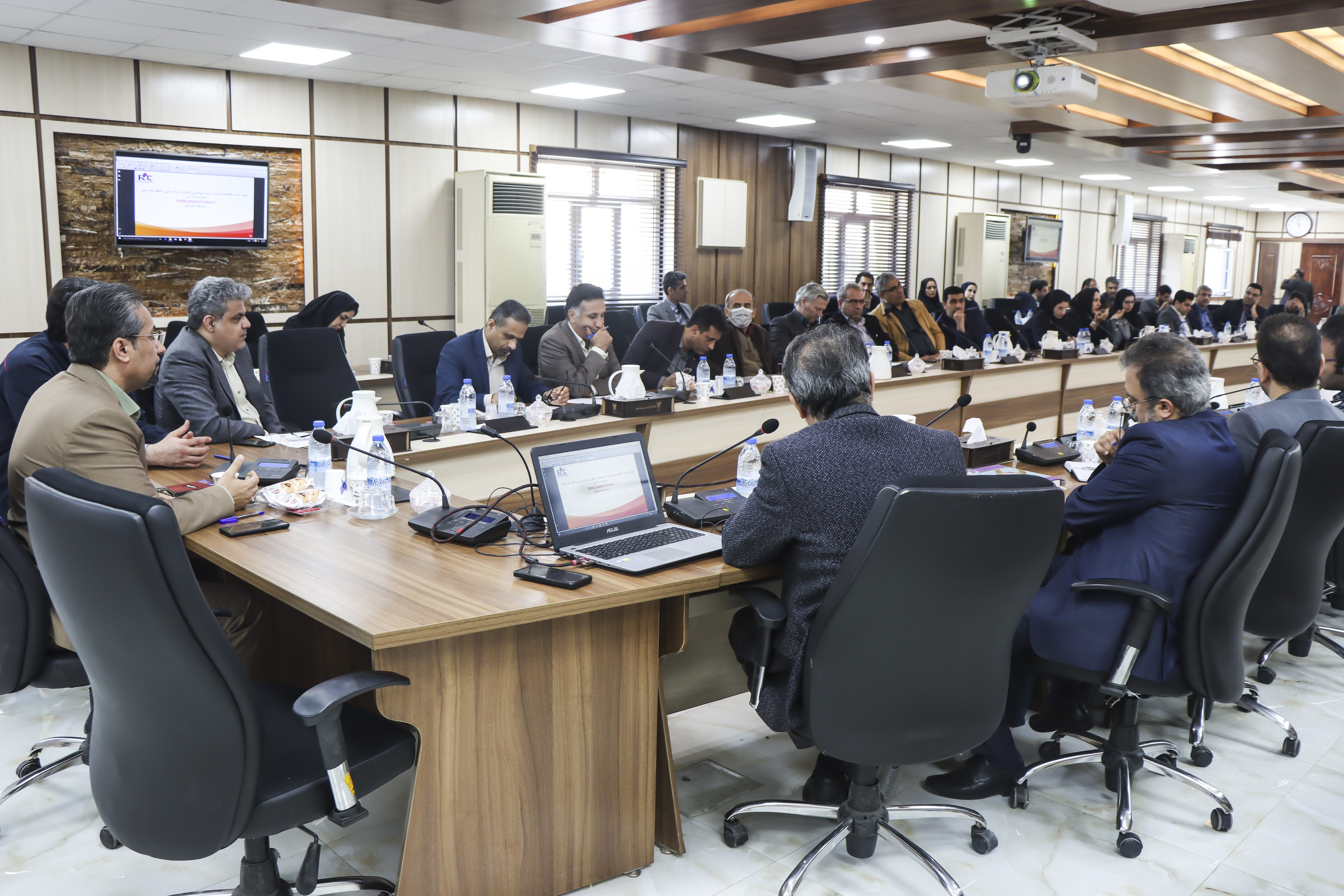 ابزارهای چهارگانه پژوهشی در صنعت نفت ابزارهای چهارگانه پژوهشی در صنعت نفت